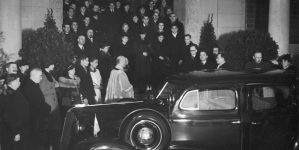 <%# $this->DataItem->marArticleFrom->title %