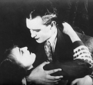 Nina Olida i Jerzy Marr w filmie Ryszarda Ordyńskiego "Mogiła Nieznanego Żołnierza" z 1927 roku.