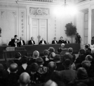 Doroczne posiedzenie Polskiej Akademii Literatury na którym ogłoszono listę osób odznaczonych Wawrzynem Akademickim, Warszawa listopad 1936 roku.