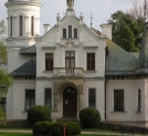 Pałacyk Henryka Sienkiewicza w Oblęgorku, w którym znajduje się obecnie poświęcone pisarzowi muzeum.