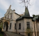 Pałacyk Henryka Sienkiewicza w Oblęgorku, w którym znajduje się obecnie poświęcone pisarzowi muzeum.