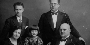 Wilhelm Grimsmann z żoną i dziećmi.