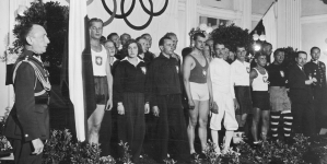 Ślubowanie polskich olimpijczyków w sali Warszawskiego Towarzystwa Wioślarskiego w Warszawie 4.07.1935 r.