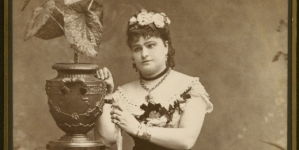 Bronisława Dowiakowska w kreacji scenicznej.