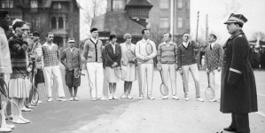 Generał Stefan Pasławski podczas otwarcia kortów tenisowych w Toruniu, 28.04.1929 r.