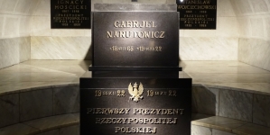 Górb prezydenta Gabriela Narutowicza w archikatedrze św. Jana w Warszawie.