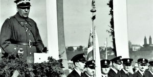 Przemówienie prezesa Ligi Morskiej i Kolonialnej gen. Stanisława Kwaśniewskiego  podczas uroczystości otwarcia portu handlowego na Wiśle w Płocku w październiku 1937 r. .