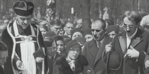 Pogrzeb fotoreportera warszawskiego Jana Binka w Warszawie w 1935 roku.
