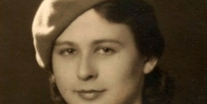 Helena Malhomme w stroju harcerskim.