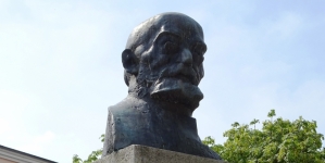 Pomnik Ludwika Zamenhofa w Białymstoku.
