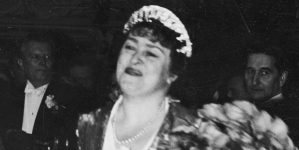 <%# $this->DataItem->marArticleFrom->title %