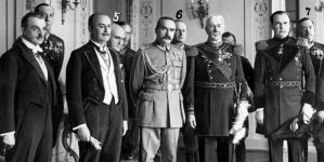 Wręczenie marszałkowi Polski Józefowi Piłsudskiemu Wielkiej Wstęgi Orderu Maltańskiego przez delegację kawalerów maltańskich.
