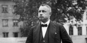 <%# $this->DataItem->marArticleFrom->title %