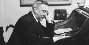 Bolesław Szczurkiewicz w swoim mieszkaniu w 1925 r.