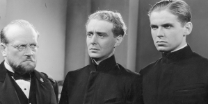 Bogusław Samborski jako dyrektor Starogrenadzki (z lewej), Mieczysław Cybulski jako Jan Walczak (w środku) i Witold Zacharewicz jako Majewski w jednej ze scen filmu  „Młody las”.