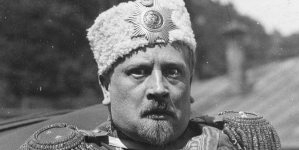 Bogusław Samborski jako generał żandarmerii w jednej ze scen filmu „Dziesięciu z Pawiaka”. (2)