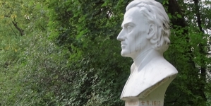 Pomnik Piotra Skargi w parku Jordana w Krakowie.