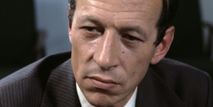 <%# $this->DataItem->marArticleFrom->title %