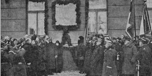 Odsłonięcie tablicy pamiątkowej na domu przy ulicy Smolnej w Warszawie, w którym mieszkał i został aresztowany Romuald Traugutt. Uroczystość w 70. rocznicę wybuchu Powstania Styczniowego - 22 stycznia 1933.