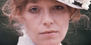 Małgorzata Braunek w filmie Ryszarda Bera "Lalka" z 1977 roku.
