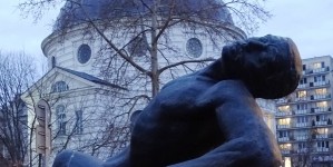 <%# $this->DataItem->marArticleFrom->title %