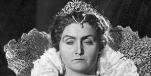 Leokadia Pancewicz-Leszczyńska jako królowa Elżbieta w przedstawieniu „Maria Stuart” Fryderyka Schillera w Teatrze Narodowym w Warszawie w 1934 r.