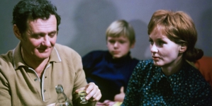 Scena z filmu Jerzego Ziarnika "Kłopotliwy gość" (1971).