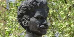 Popiersie Jana Szczepanika z jego pomnika w Tarnowie.