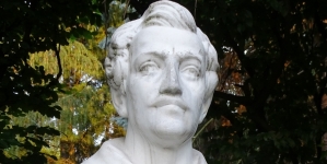 Popiersie Juliusza Słowackiego z jego pomnika w parku Jordana w Krakowie.