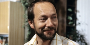 <%# $this->DataItem->marArticleFrom->title %