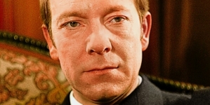 <%# $this->DataItem->marArticleFrom->title %