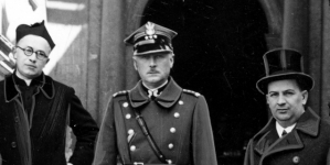 Złożenie hołdu spoczywającemu na Wawelu marszałkowi Józefowi Piłsudskiemu przez nowo mianowanego wojewodę krakowskiego Michała Gnoińskiego, kwiecień 1936 r.