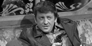 <%# $this->DataItem->marArticleFrom->title %