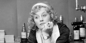Irena Laskowska w filmie "Gangsterzy i filantropi" (część "Alkoholomierz") z 1962 r.