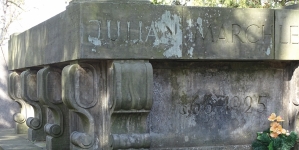 Grób Juliana Marchlewskiego na cmentarzu Wojskowym na Powązkach w Warszawie.