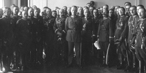 Dekoracja zasłużonych oficerów przez ministra spraw wojskowych Władysława Sikorskiego w Warszawie 3.04.1925 r.