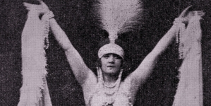 Kazimiera Niewiarowska w przedstawieniu "Najpiękniejsza z kobiet".