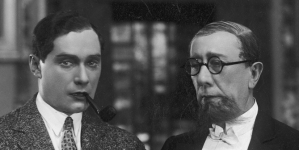 Antoni Różycki (z lewej) i Karol Jarszewski w przedstawieniu "Tajemnica powodzenia" w Teatrze Letnim w Warszawie.