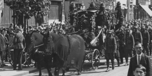 <%# $this->DataItem->marArticleFrom->title %