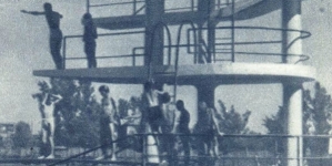 Wieża do skoków do wody na stadionie Legii Warszawa.