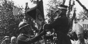 Wręczenie sztandaru 43 Pułkowi Piechoty Legionu Bajończyków w Dubnie.