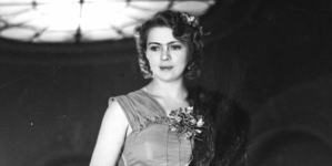 Nina Świerczewska wybrana "królową mody" podczas balu mody w Hotelu Europejskim w Warszawie, 28.06.1939 r.