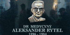 Tablica upamiętniająca Aleksandra Rytla w bazylice Św. Krzyża w Warszawie.