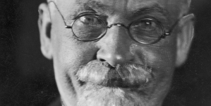 Stanisław Stanisławski jako dr Kazimierz Hubert w przedstawieniu „Powrót do grzechu” Stefana Kiedrzyńskiego w Teatrze Polskim w Warszawie w lipcu 1928 roku.