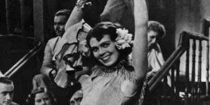 Nora Ney w filmie Michała Waszyńskiego "Kobiety nad przepaścią" z 1938 roku.