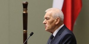 Kornel Morawiecki jako marszałek senior otwiera pierwsze posiedzenie Sejmu VIII kadencji 12.11.2015 r.