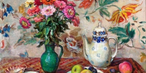 "Martwa natura z wazonem cynii, owocami i dzbanem" Ignacego Pieńkowskiego.