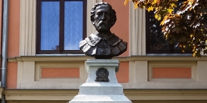 Pomnik Józefa Szujskiego w Tarnowie.