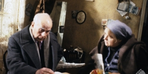 Scena z serialu Henryka Bielskiego "Ballada o Januszku" z 1987 r.