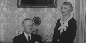 Ambasador Polski we Włoszech Alfred Wysocki z małżonką Marią w salonie ambasady.
